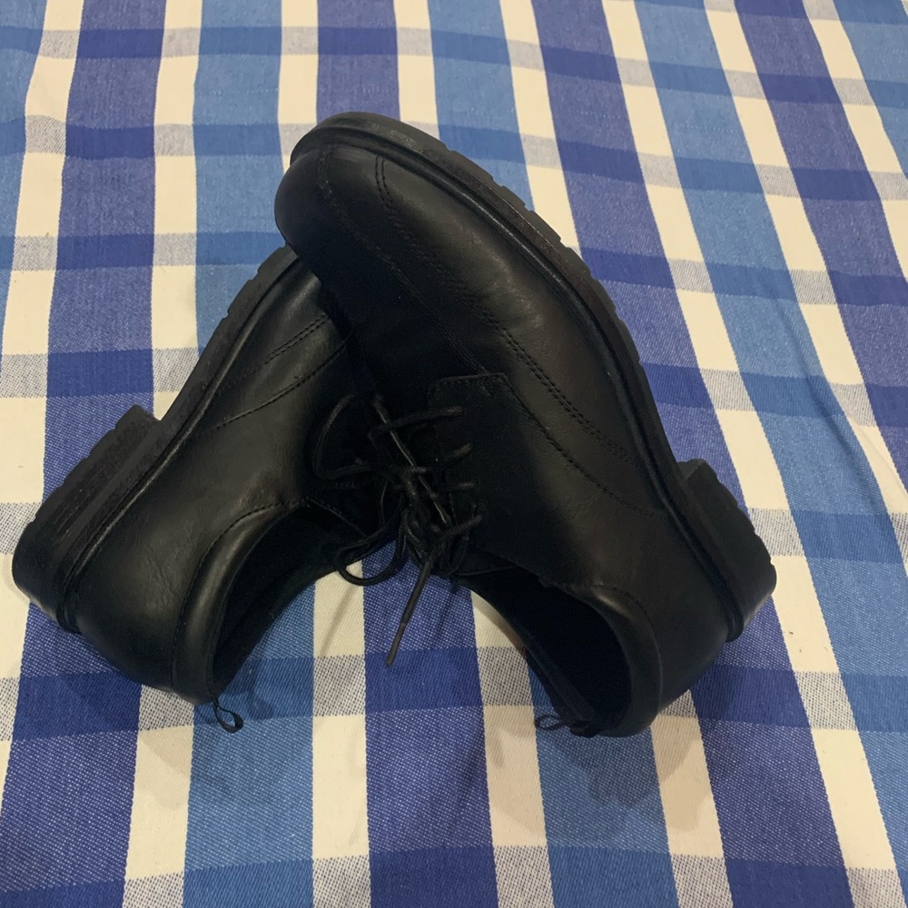 Dress shoes